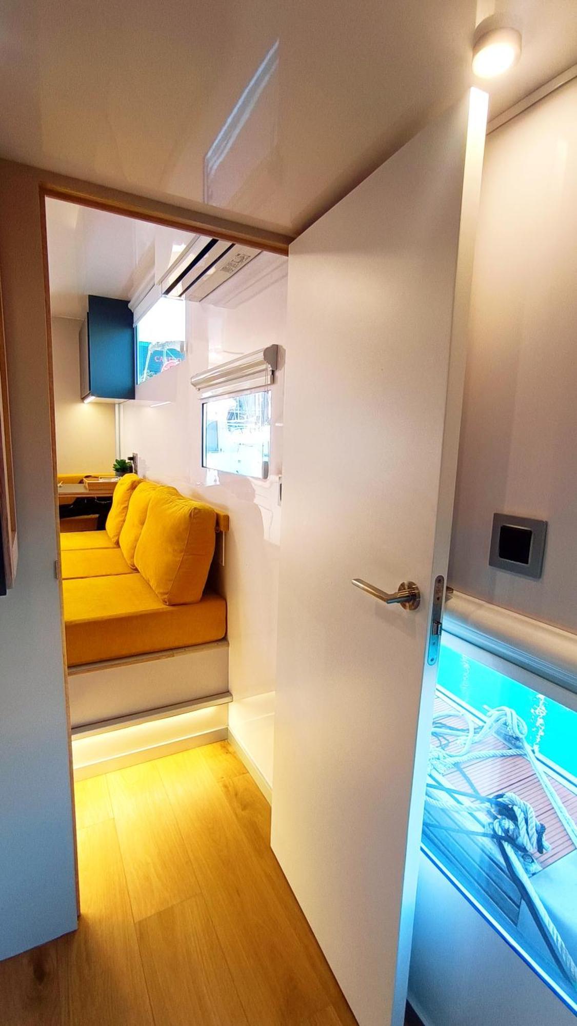Casa Flotante En El Puerto De Vigo - Different Charter Otel Dış mekan fotoğraf