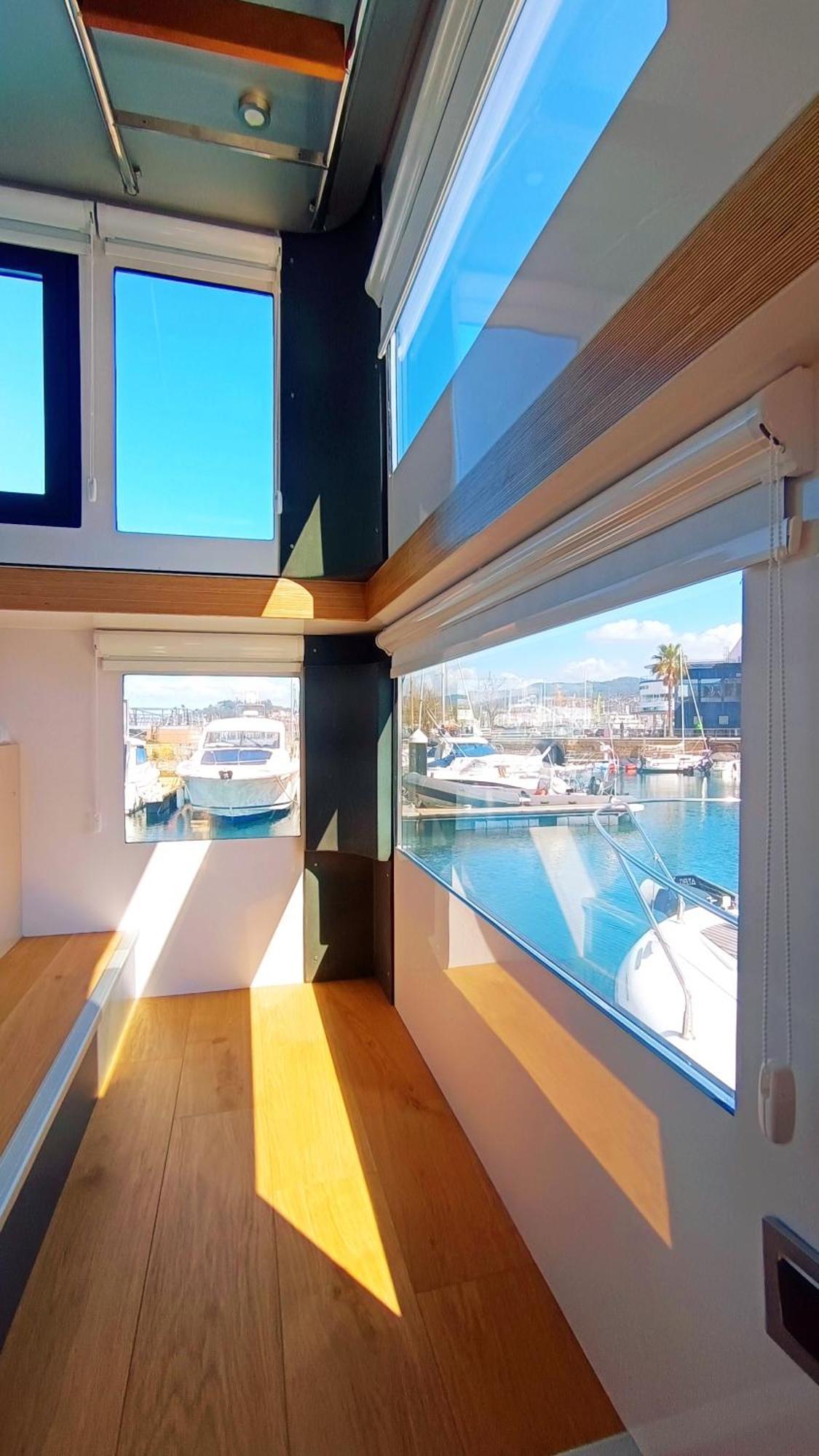 Casa Flotante En El Puerto De Vigo - Different Charter Otel Dış mekan fotoğraf